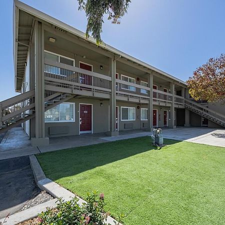 Coastal Valley Inn Castroville Exterior photo