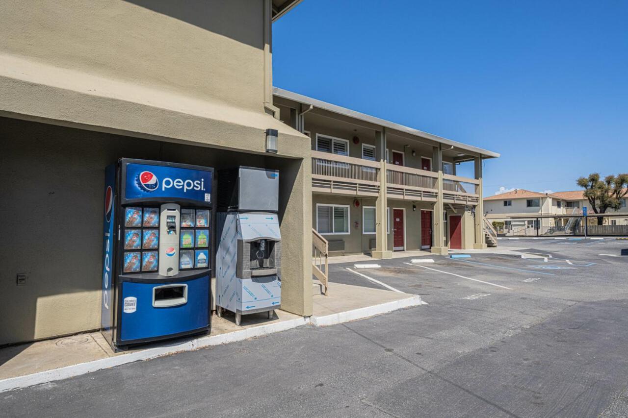 Coastal Valley Inn Castroville Exterior photo