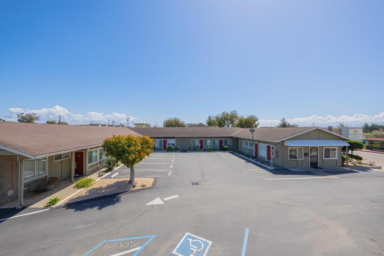 Coastal Valley Inn Castroville Exterior photo