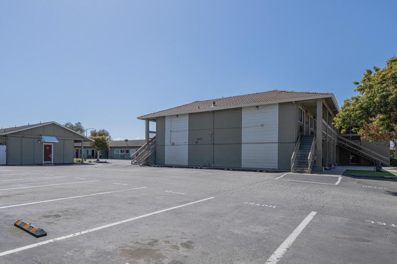 Coastal Valley Inn Castroville Exterior photo